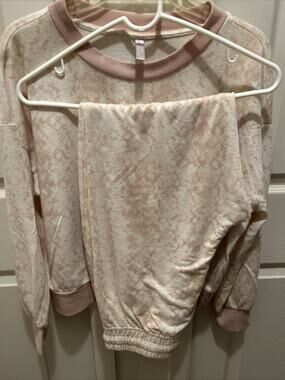 SP Simple Pleasures Large Women Pajama Set Long Sleeve Top & Bottoms